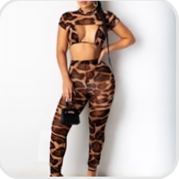 Can’t Control Me Pant Set - Picture 1 of 2